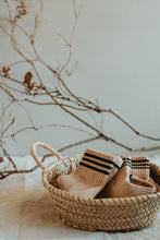 Load image into Gallery viewer, Plant dyed chunky socks - Minimalistic retro style cotton socks