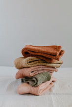 Load image into Gallery viewer, Plant dyed chunky socks - Minimalistic retro style cotton socks
