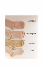 Load image into Gallery viewer, Plant dyed cotton socks - Neutral tones