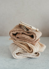 Load image into Gallery viewer, Plant dyed chunky socks - Minimalistic retro style cotton socks