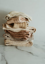 Load image into Gallery viewer, Plant dyed Organic cotton socks